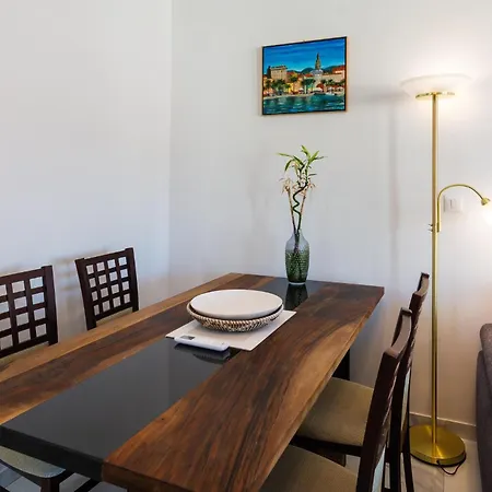Apartment 1 Bedroom Lovely In Sutivan